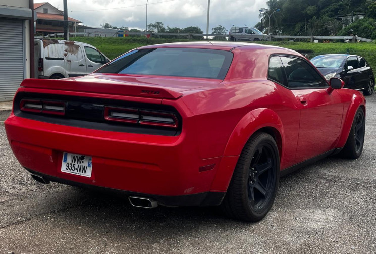 Dodge CHALLENGER 6.4 SRT 8 Coupé 2 portes 5 places 477 cv // Très peu kilométré // Excellent état