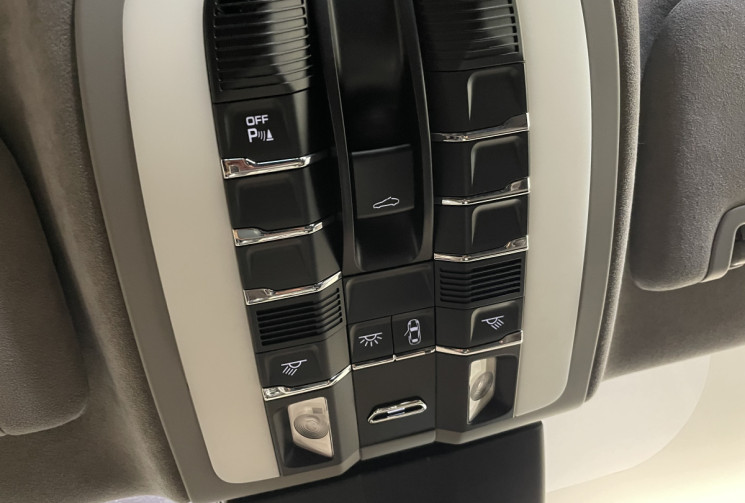 Porsche Panamera GTS PDK 
