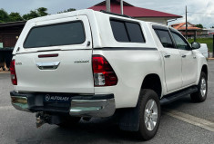 Toyota HILUX 2.4 Pickup double cabine AWD 150 cv // Peu kilométré // boite manuelle