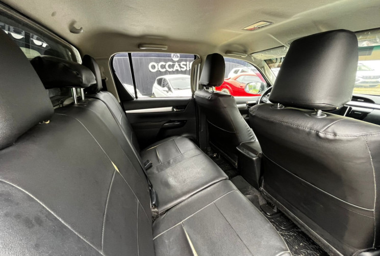 Toyota HILUX 2.4 Pickup double cabine AWD 150 cv // Peu kilométré // boite manuelle