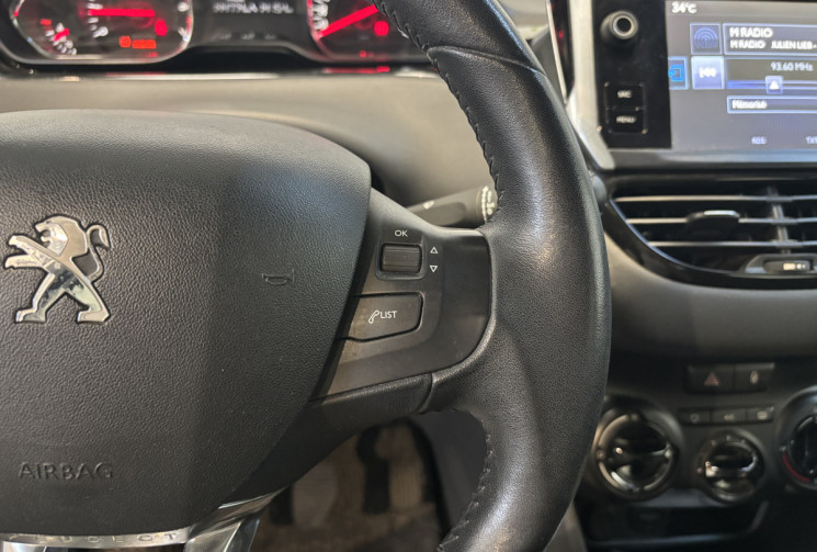 Peugeot 208 1.2 82 ch Active Distribution 2025 historique disponible