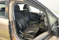Peugeot 208 1.2 82 ch Active Distribution 2025 historique disponible