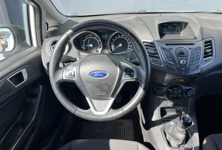 Ford Fiesta VI 5 portes 1.0 SCTi EcoBoost 100 cv EDITION / DISTRIBUTION OK