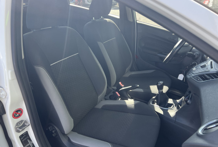 Ford Fiesta VI 5 portes 1.0 SCTi EcoBoost 100 cv EDITION / DISTRIBUTION OK