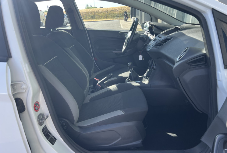 Ford Fiesta VI 5 portes 1.0 SCTi EcoBoost 100 cv EDITION / DISTRIBUTION OK