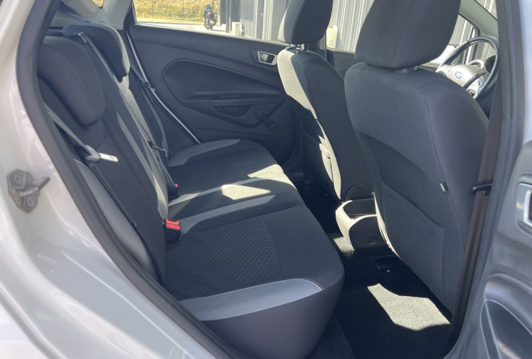 Ford Fiesta VI 5 portes 1.0 SCTi EcoBoost 100 cv EDITION / DISTRIBUTION OK