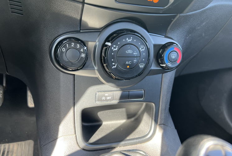 Ford Fiesta VI 5 portes 1.0 SCTi EcoBoost 100 cv EDITION / DISTRIBUTION OK