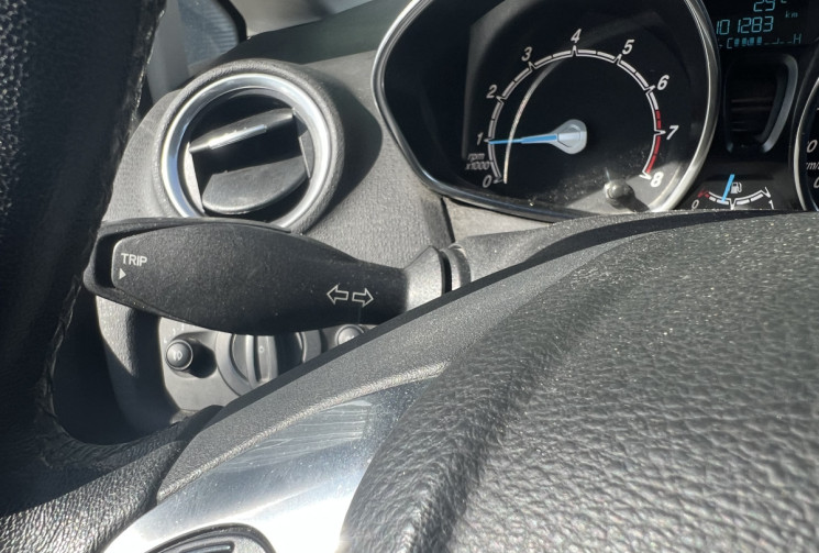 Ford Fiesta VI 5 portes 1.0 SCTi EcoBoost 100 cv EDITION / DISTRIBUTION OK