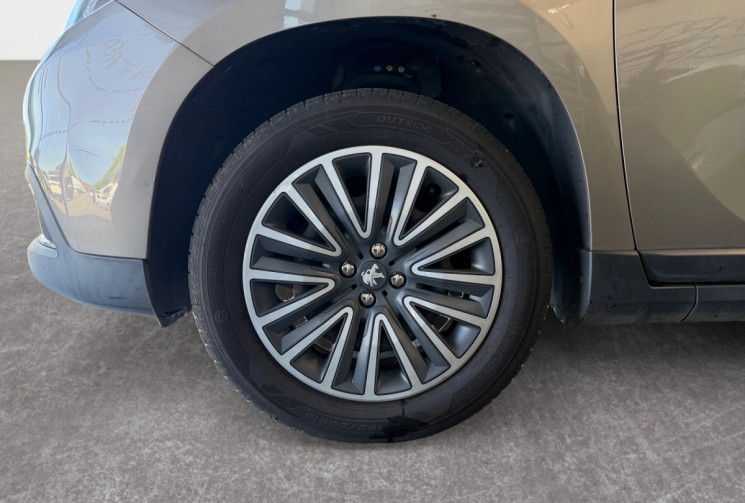Peugeot 2008 1.2 VTi 82Ch Access / RADAR AR / BLUETOOTH / GPS 