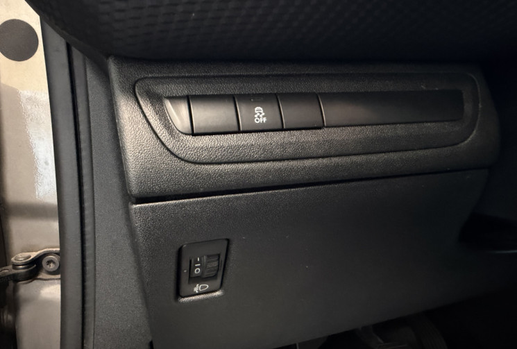 Peugeot 2008 1.2 VTi 82Ch Access / RADAR AR / BLUETOOTH / GPS 