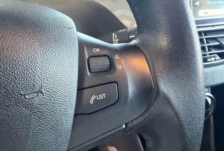 Peugeot 2008 1.2 VTi 82Ch Access / RADAR AR / BLUETOOTH / GPS 