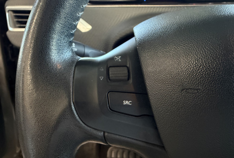 Peugeot 2008 1.2 VTi 82Ch Access / RADAR AR / BLUETOOTH / GPS 