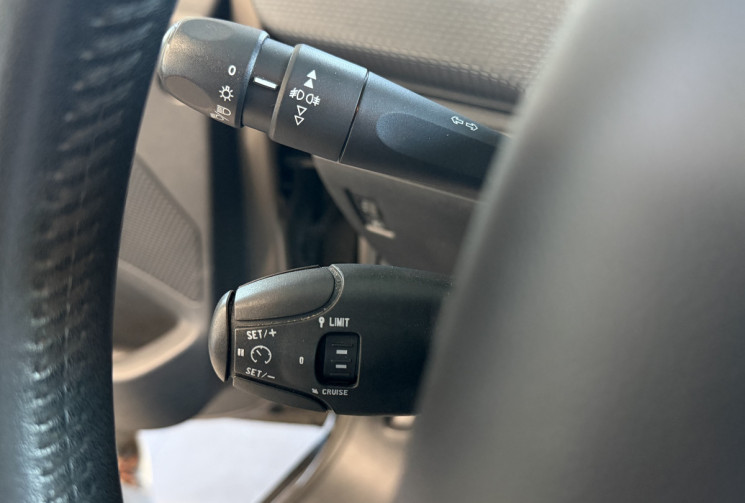 Peugeot 2008 1.2 VTi 82Ch Access / RADAR AR / BLUETOOTH / GPS 