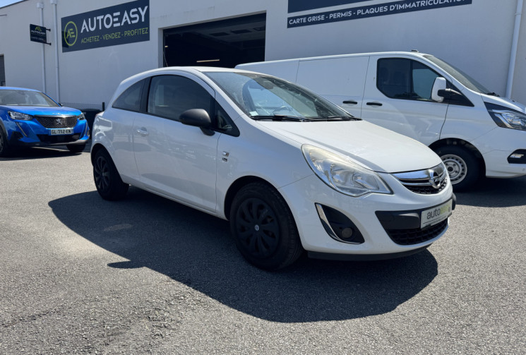 Opel Corsa D 1.2 i 16V Twinport 85 cv 150eme ANNIVERSAIRE 