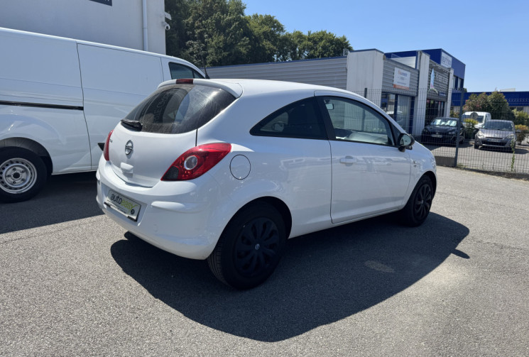 Opel Corsa D 1.2 i 16V Twinport 85 cv 150eme ANNIVERSAIRE 
