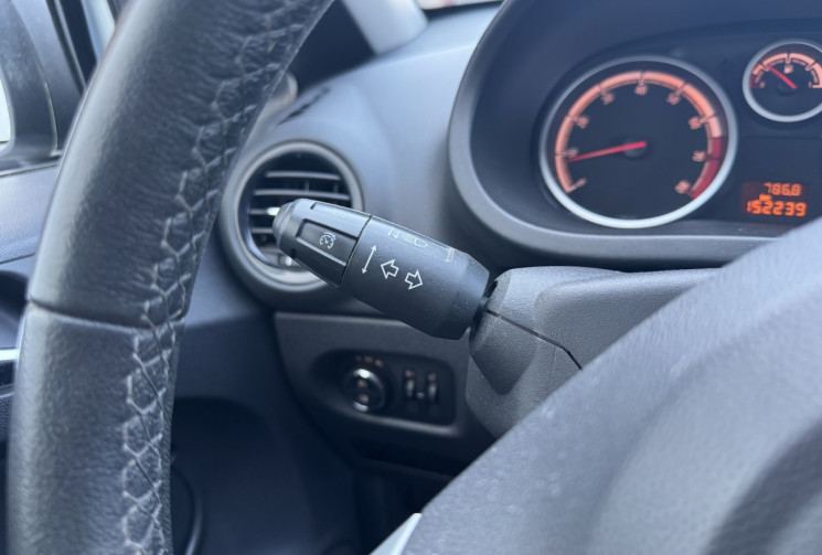 Opel Corsa D 1.2 i 16V Twinport 85 cv 150eme ANNIVERSAIRE 