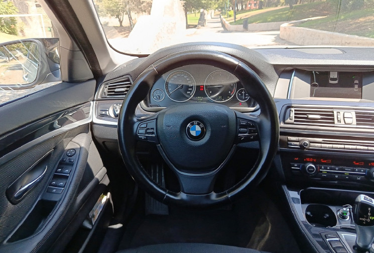 BMW Série 5 520D - F10 - BVA8 - 2.0L 184 CH - Keyless - Radars - Regulateur.