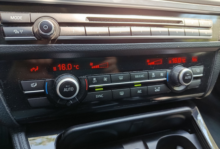 BMW Série 5 520D - F10 - BVA8 - 2.0L 184 CH - Keyless - Radars - Regulateur.