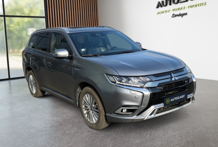 Mitsubishi OUTLANDER 2.4 PHEV 4WD INSTYLE HYBRID /TOIT OUVRANT/CAMERA/CARPLAY/HAYON ELECTRIQUE