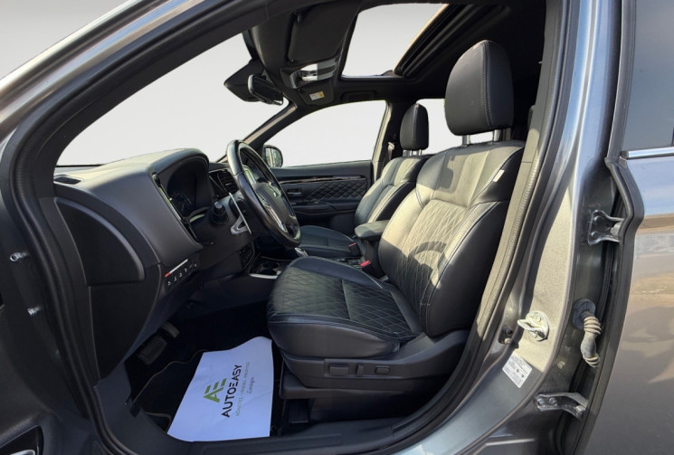 Mitsubishi OUTLANDER 2.4 PHEV 4WD INSTYLE HYBRID /TOIT OUVRANT/CAMERA/CARPLAY/HAYON ELECTRIQUE