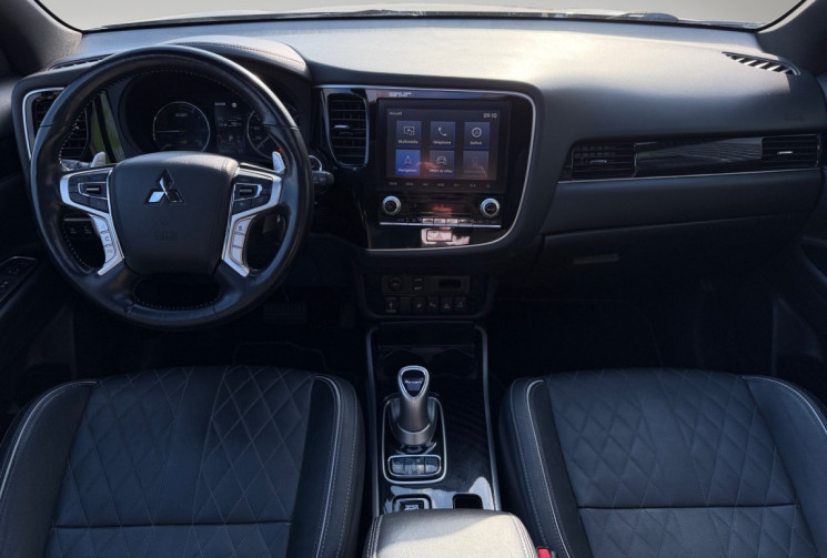 Mitsubishi OUTLANDER 2.4 PHEV 4WD INSTYLE HYBRID /TOIT OUVRANT/CAMERA/CARPLAY/HAYON ELECTRIQUE