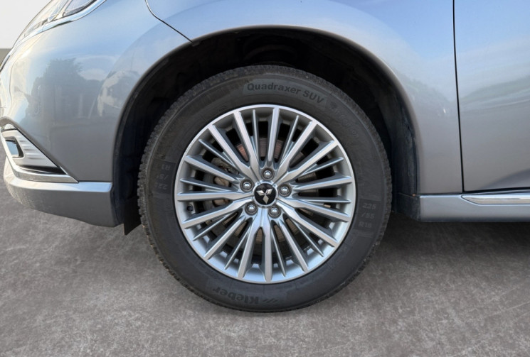 Mitsubishi OUTLANDER 2.4 PHEV 4WD INSTYLE HYBRID /TOIT OUVRANT/CAMERA/CARPLAY/HAYON ELECTRIQUE