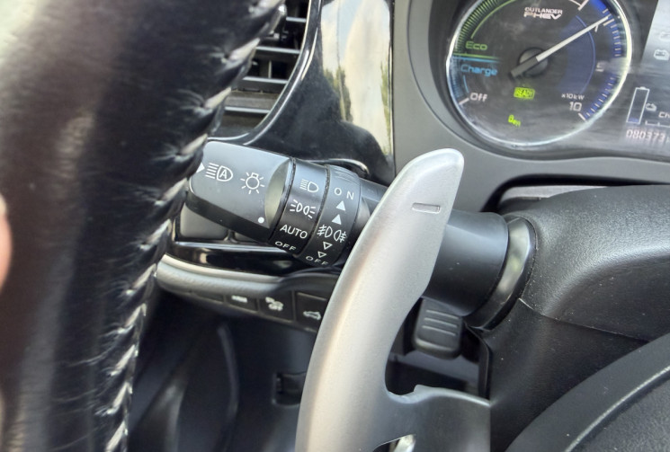 Mitsubishi OUTLANDER 2.4 PHEV 4WD INSTYLE HYBRID /TOIT OUVRANT/CAMERA/CARPLAY/HAYON ELECTRIQUE