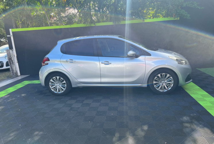 Peugeot 208  I Phase 2 1.2 THP 12V EAT6 S&S 110 cv ALLURE