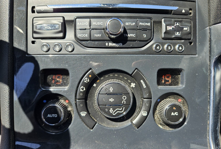 Peugeot 3008 I PH2 1.6 BLUEHDI 120 STYLE BVM