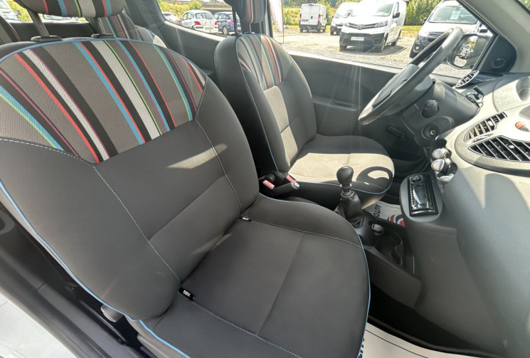 Renault Twingo II 1.2 16V 75 CH EXPRESSION