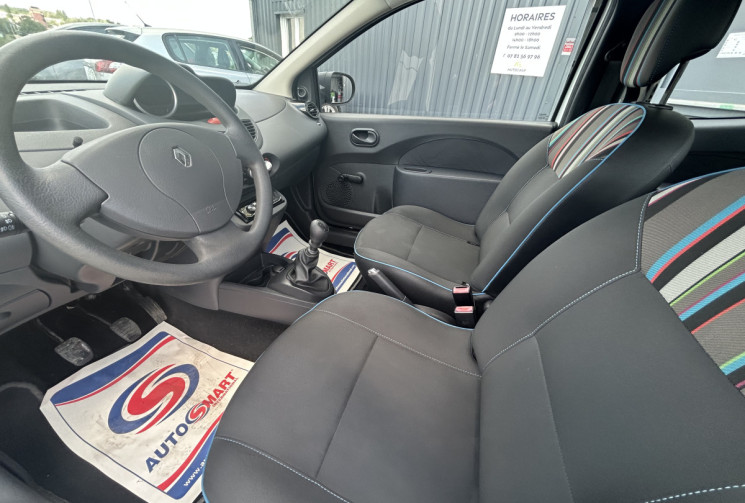 Renault Twingo II 1.2 16V 75 CH EXPRESSION