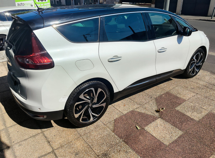 Renault GRAND SCENIC IV 1.7 dCi 120 cv / INTENS / SUIVI RENAULT