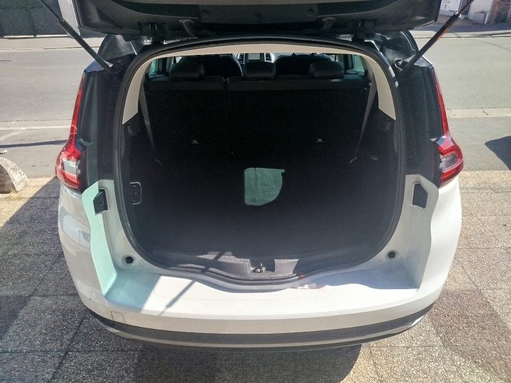 Renault GRAND SCENIC IV 1.7 dCi 120 cv / INTENS / SUIVI RENAULT