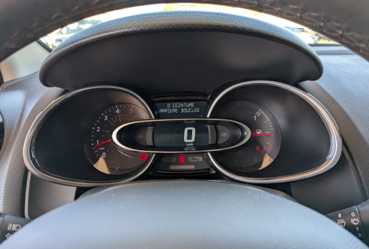 Renault Clio IV ESTATE PHASE 2 1.5 DCI 90 BUSINESS / GARANTIE 12 MOIS 