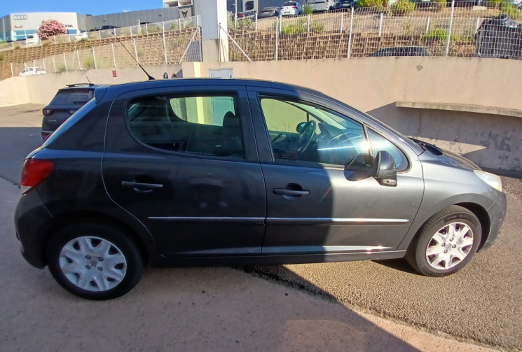 Peugeot 207+ 1.4i 75 