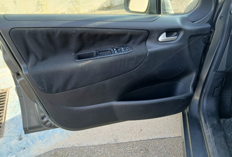 Peugeot 207+ 1.4i 75 