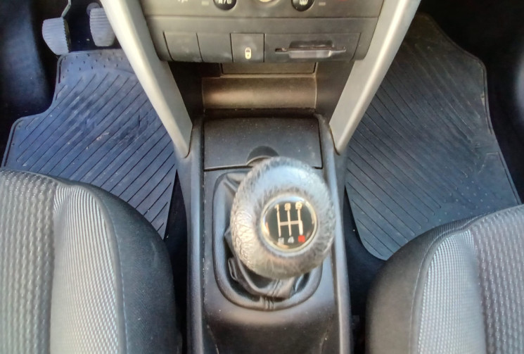 Peugeot 207+ 1.4i 75 