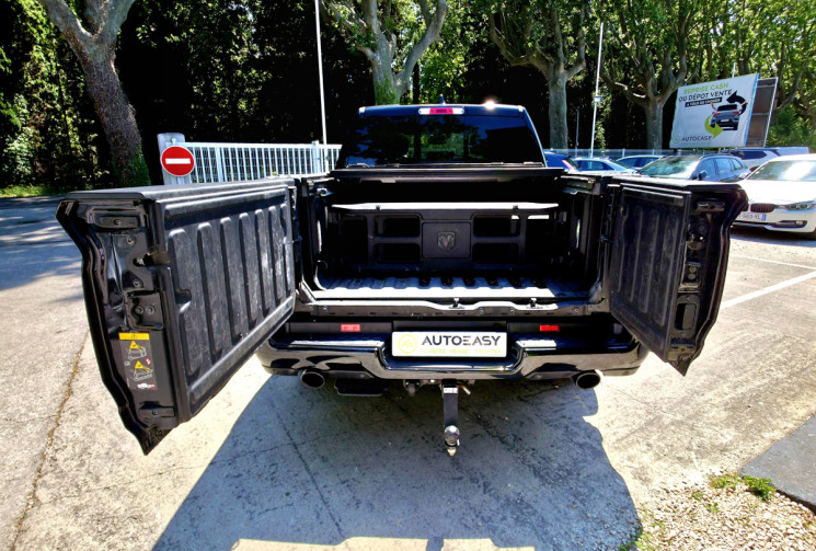 Dodge RAM 1500 Crew Cab Pick-up 5.7 V8 HEMI 4WD NIGHT EDITION LIMITED / ETHANOL CARTE GRISE E85