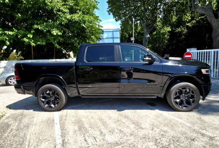Dodge RAM 1500 Crew Cab Pick-up 5.7 V8 HEMI 4WD NIGHT EDITION LIMITED / ETHANOL CARTE GRISE E85