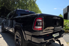 Dodge RAM 1500 Crew Cab Pick-up 5.7 V8 HEMI 4WD NIGHT EDITION LIMITED / ETHANOL CARTE GRISE E85