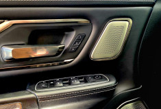 Dodge RAM 1500 Crew Cab Pick-up 5.7 V8 HEMI 4WD NIGHT EDITION LIMITED / ETHANOL CARTE GRISE E85