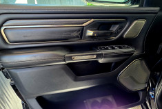 Dodge RAM 1500 Crew Cab Pick-up 5.7 V8 HEMI 4WD NIGHT EDITION LIMITED / ETHANOL CARTE GRISE E85