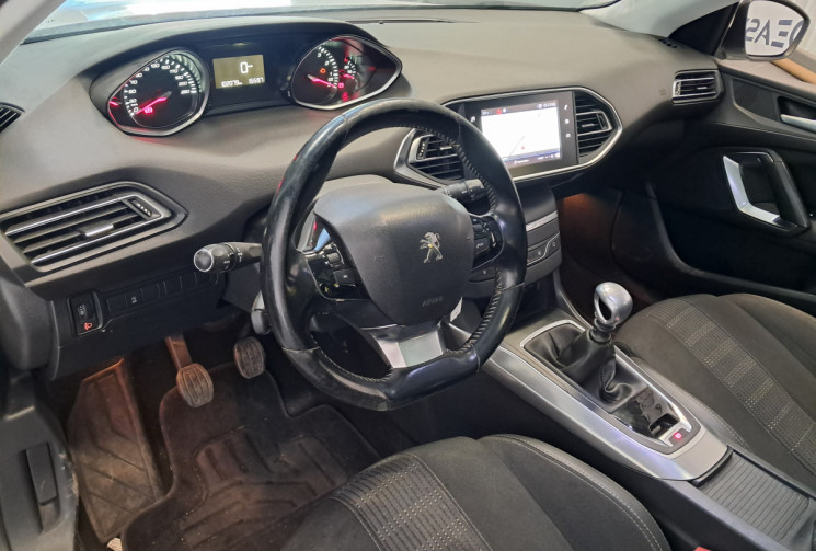 Peugeot 308 phase 2 1.2  130 Allure -  toit pano carplay - REVISEE DISTRI NEUVE -  