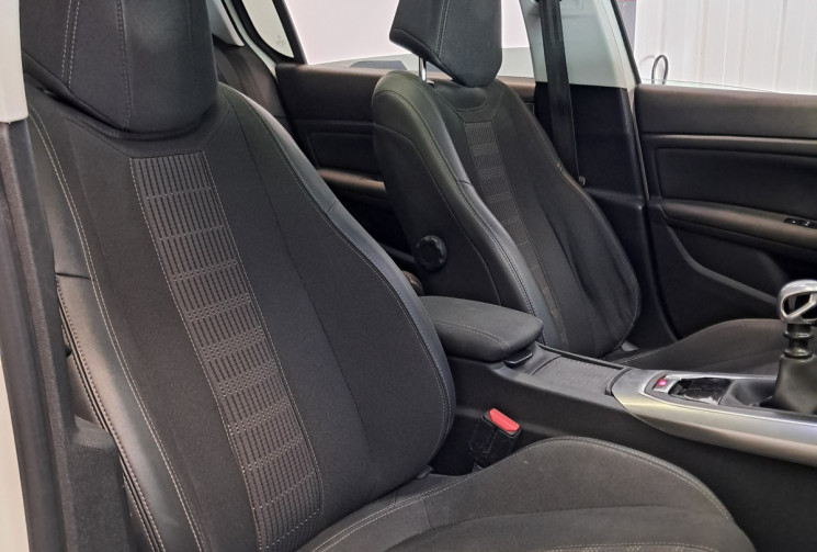 Peugeot 308 phase 2 1.2  130 Allure -  toit pano carplay - REVISEE DISTRI NEUVE -  