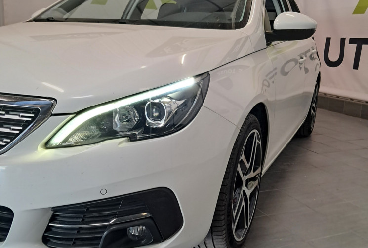Peugeot 308 phase 2 1.2  130 Allure -  toit pano carplay - REVISEE DISTRI NEUVE -  