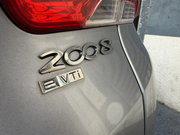Peugeot 2008 allure 1.2 e-VTi 12V BMP5 S&S 82 cv / Origine France  4 eme main / 