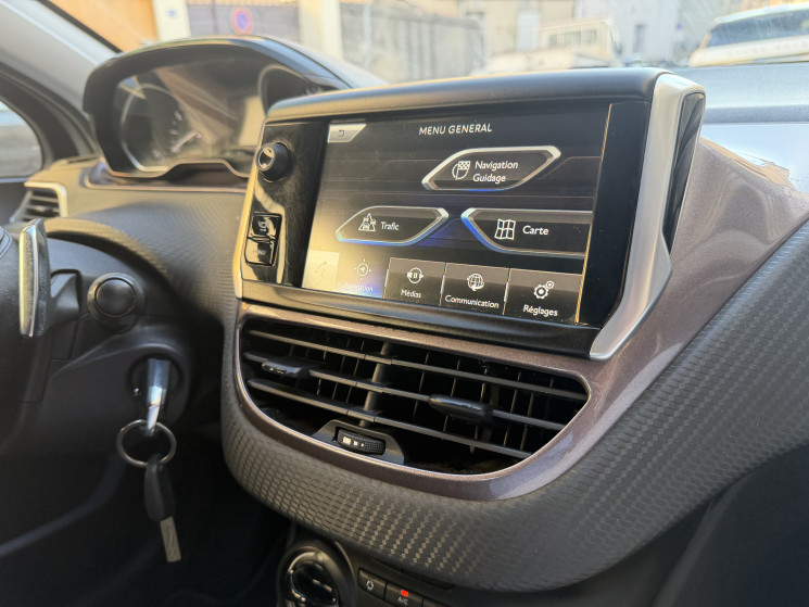 Peugeot 2008 allure 1.2 e-VTi 12V BMP5 S&S 82 cv / Origine France  4 eme main / 