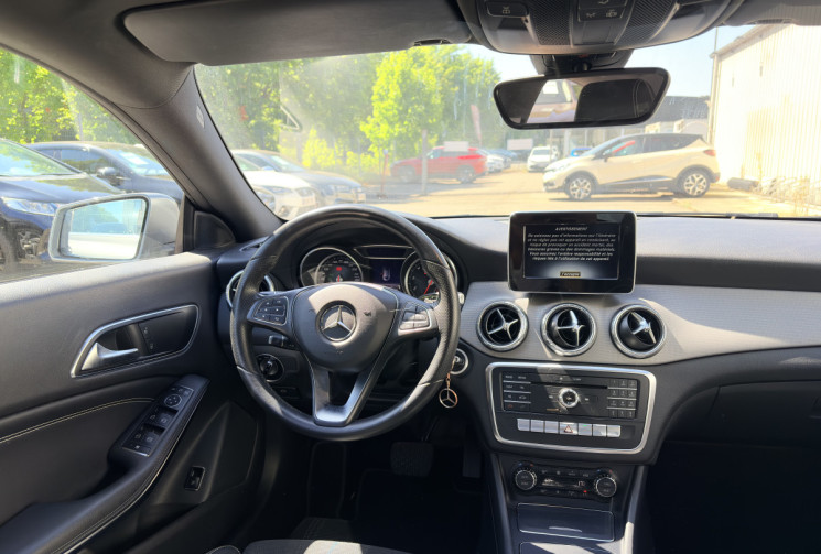 Mercedes CLA 180 1.6 122 ch 7G-DCT Sensation *Caméra de recul*Entretiens Mercedes