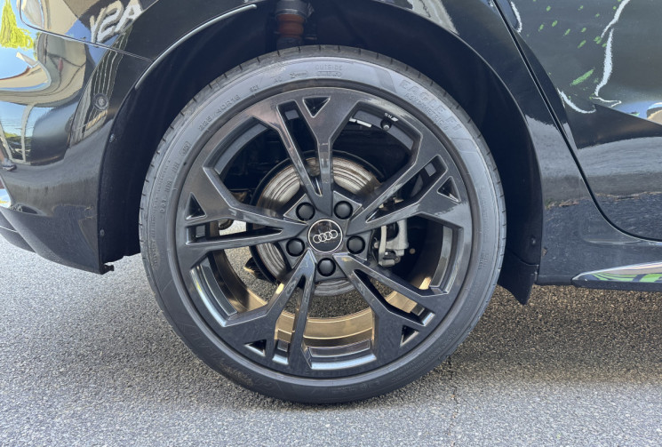 Audi A3 SPORTBACK S-Line 35 TFSi 150 S-Tronic / NEUVE / Toit ouvrant / Sonos / 360° / Garantie 12/27