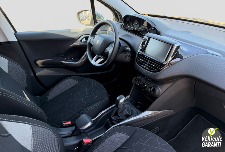 Peugeot 2008 1.2 110 cv Style / Entretien Complet Peugeot 